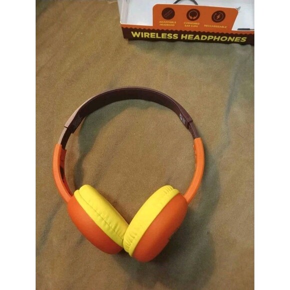 Reese's Wireless headphones - box damaged but not headphones - Picture 3 of 5
